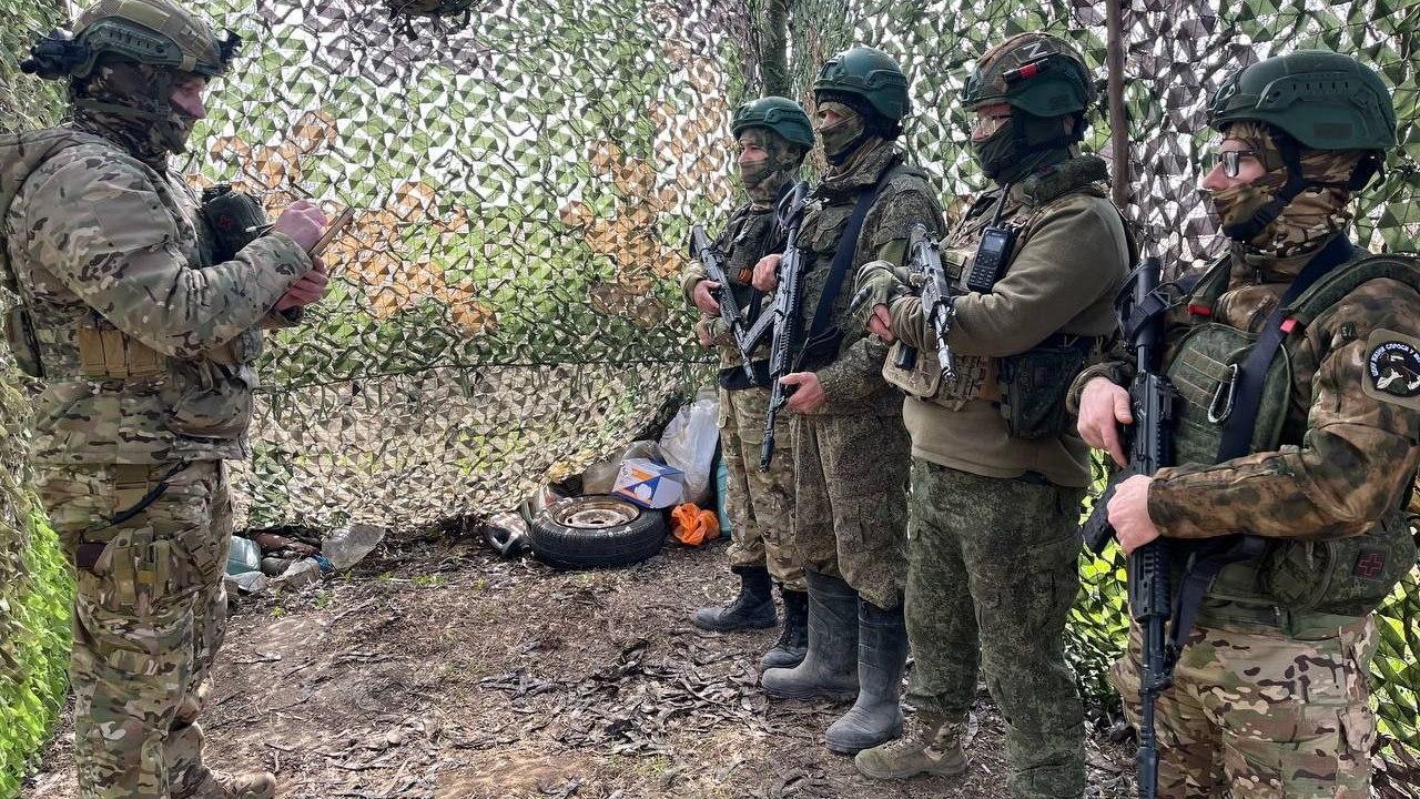 Бьют врага умением